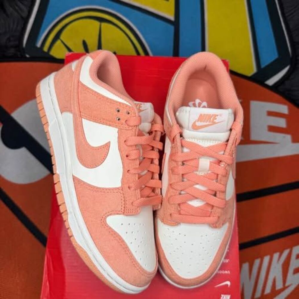 Dunk Low Peach Size 6W